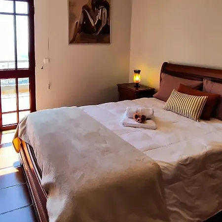 Casa Gina, With Views To Bay Vakantiehuis Funchal (Madeira)