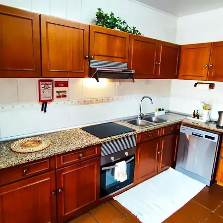 Casa Gina, With Views To Bay Vakantiehuis Funchal (Madeira)