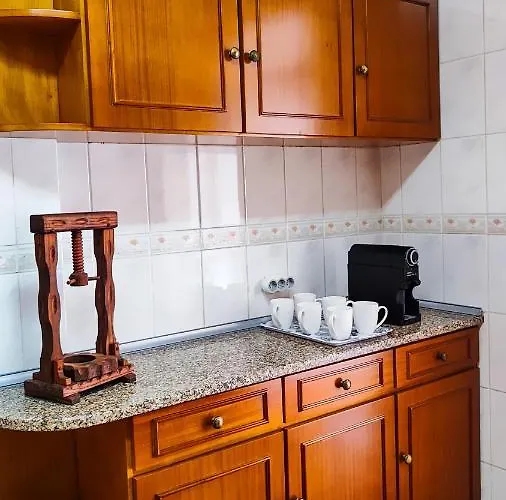 Casa Gina, With Views To Bay * Funchal (Madeira)